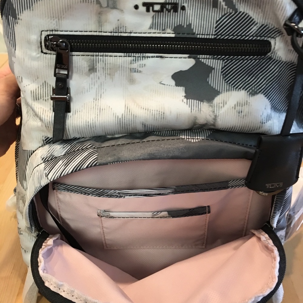 Tumi Voyageur Hagen Backpack NWT - Picture 6 of 7